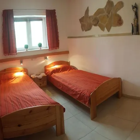 In The Caroline * Denia